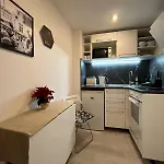 Cozy Navratilova Prag